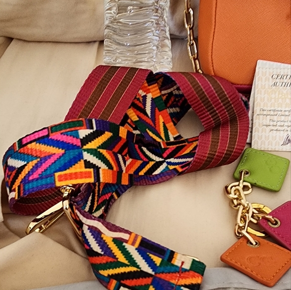 Claudia G crossbody - Picture 3 of 7